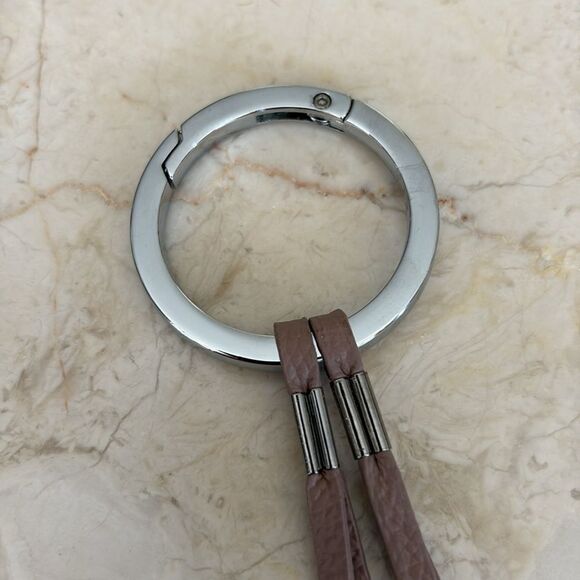 Pandora Taupe Leather Clasp Opener Key Chain Bag Charm - Collectible - Picture 6 of 7